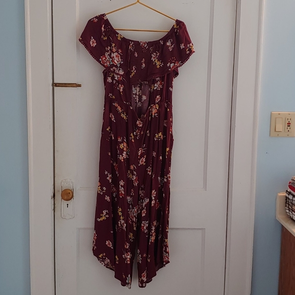 Burgundy floral jumper with pockets! - Picture 4 of 7